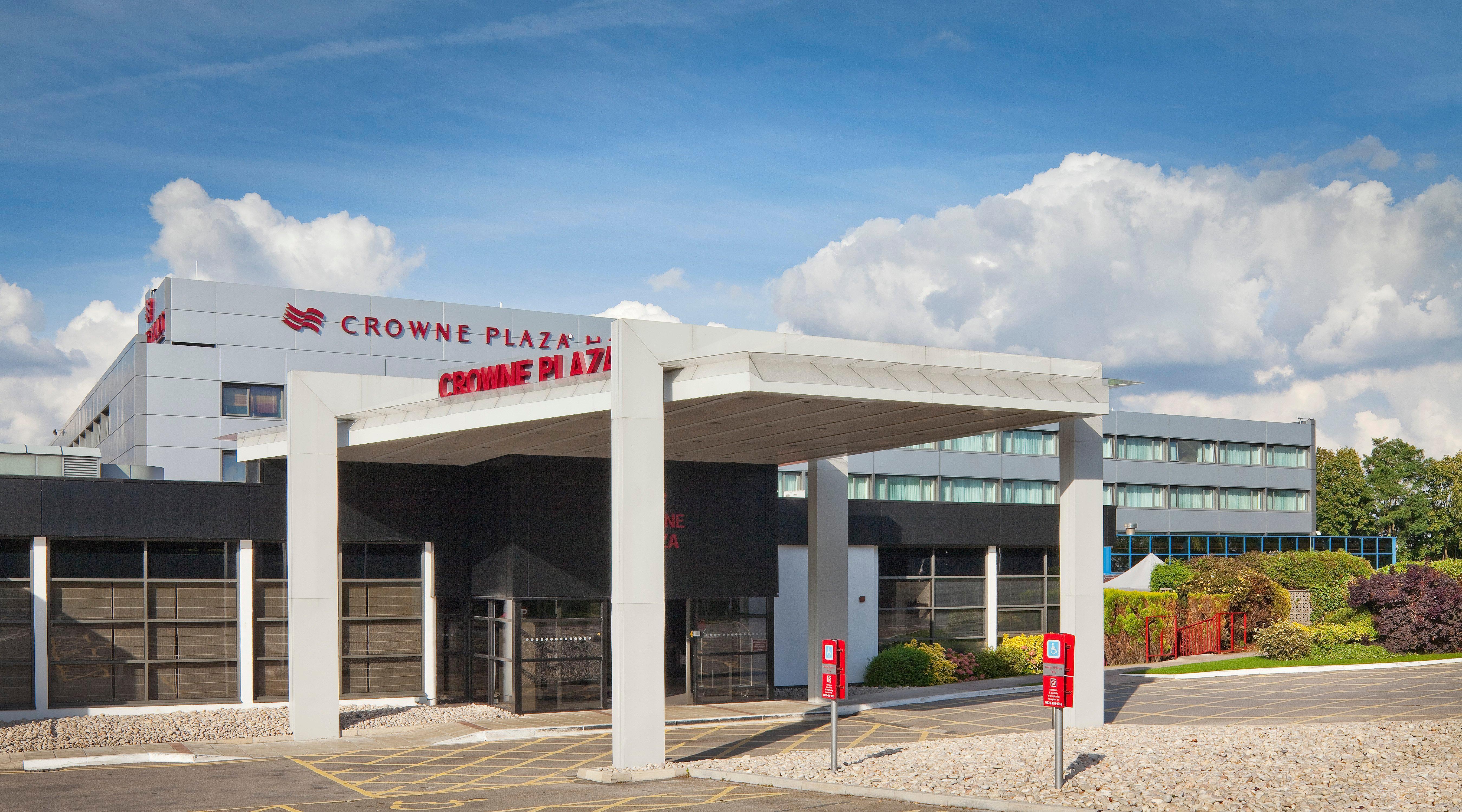 Crowne Plaza Manchester Airport, An Ihg Hotel Hale  Exteriör bild